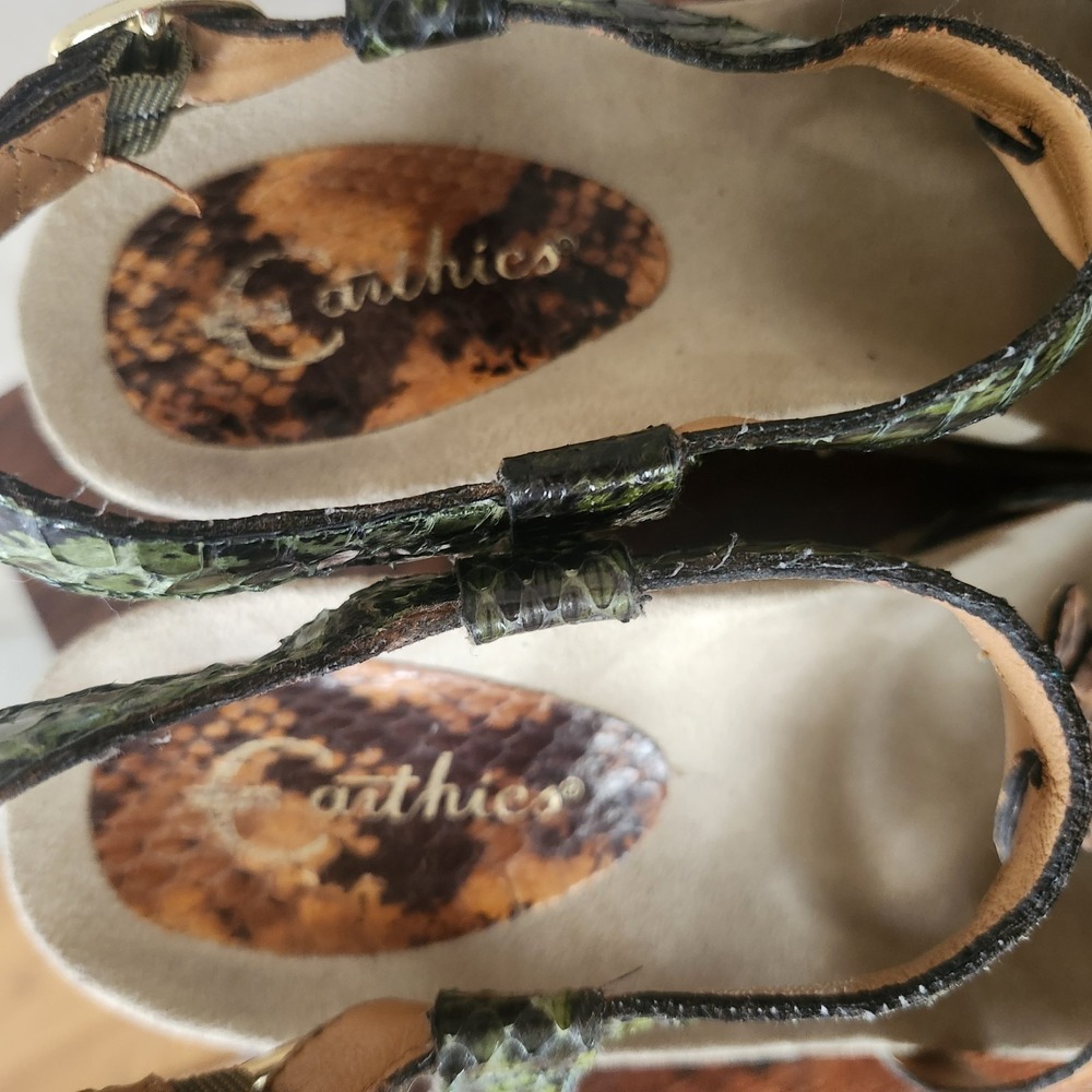EARTHIES Womens 9.5 B Green Corsica Snake Print Sandals Leather Shoes Wedge - Picture 5 of 7